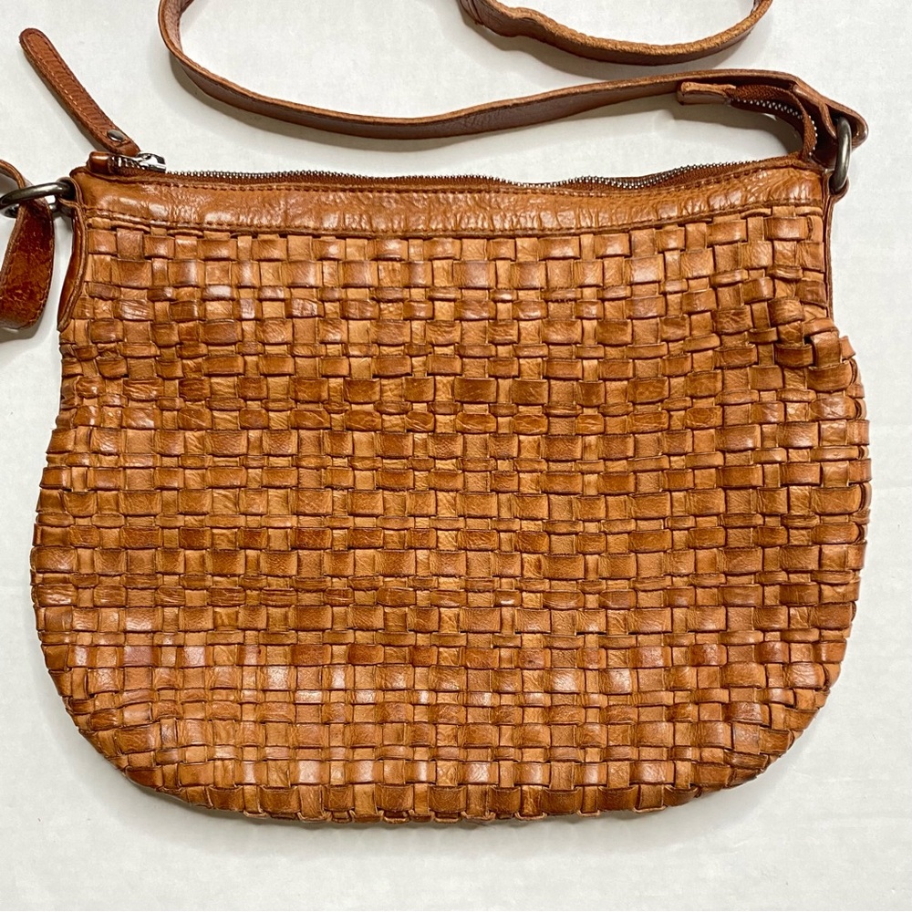 Vilenca Leather Woven Front Shoulder Purse 13” x 10” - Picture 2 of 6